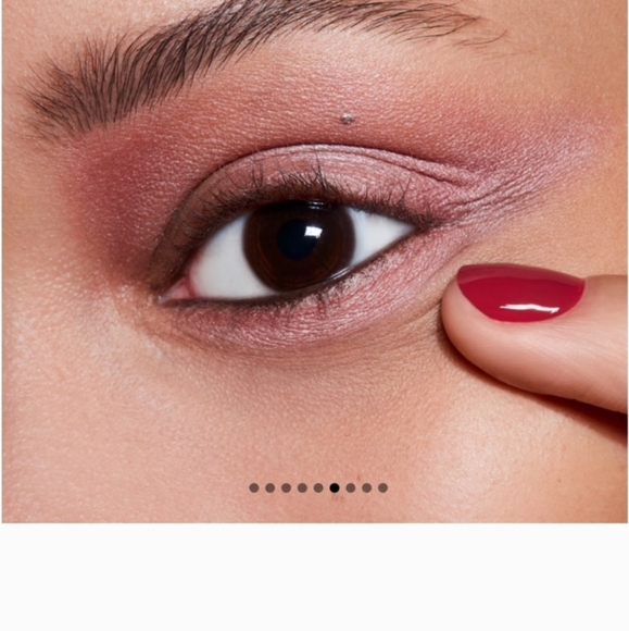 Mac long lasting eyeshadow in girlie nww - Picture 2 of 11